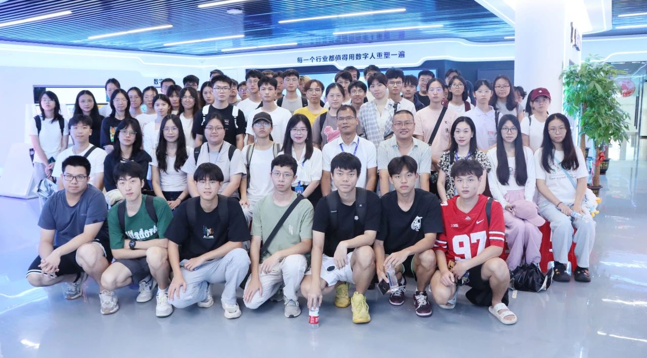 探索未来科技，，，，，，共筑智慧桥梁